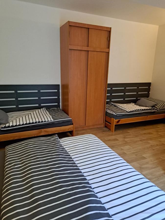 Penzion A Pizzerie Na Zalozne Kobylí Exterior foto