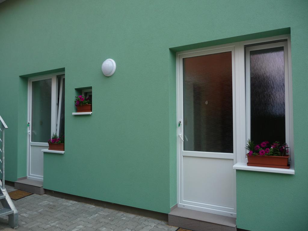 Penzion A Pizzerie Na Zalozne Kobylí Exterior foto